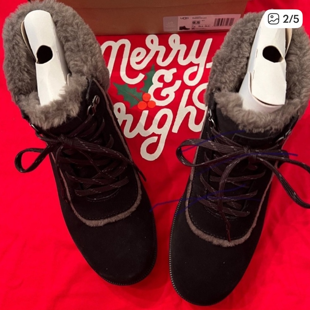 Gorgeouss Ugg boots like new great holiday gift